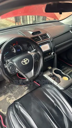 Toyota Camry SE 4dr Sedan (2.5L 4cyl 6A) 2012 Maroon