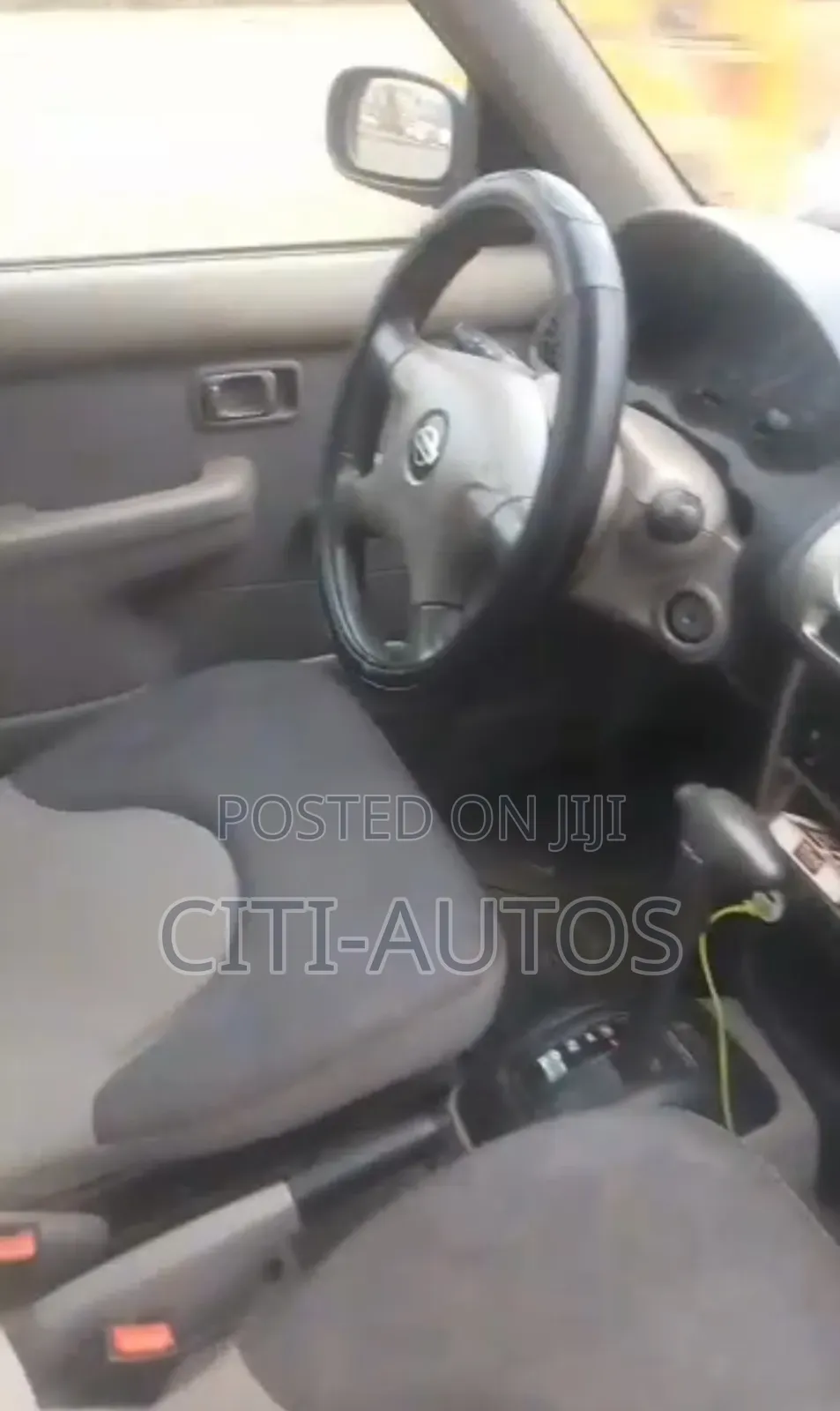 Nissan Micra 2000 Silver