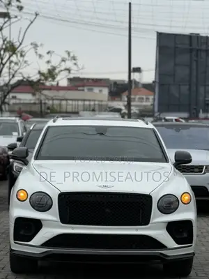 Bentley Bentayga 2025 White