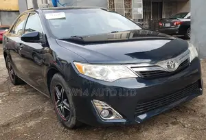Toyota Camry LE 4dr Sedan (2.5L 4cyl 6A) 2014 Blue