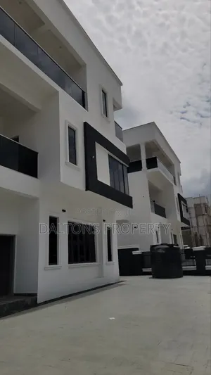 6bdrm Duplex in Naskaze Home, Lugbe District for sale