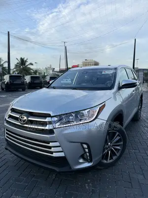 Toyota Highlander XLE 2019 Silver