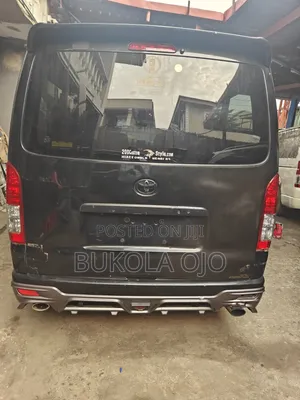 Toyota HiAce 2014 Black