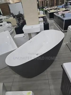 Modern Free Standing Oval Bathtub