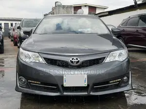 Toyota Camry SE 4dr Sedan (2.5L 4cyl 6A) 2013 Gray