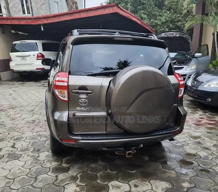 Toyota RAV4 2012 Brown