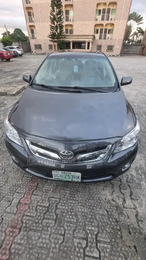 Toyota Corolla LE 4dr Sedan (1.8L 4cyl 4A) 2010 Gray