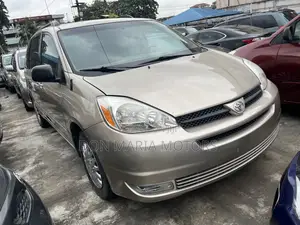 Toyota Sienna LE FWD (3.3L V6 5A) 2004 Ivory