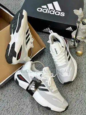 Sneakers 40-44 Normal Fitting Fully Boxed