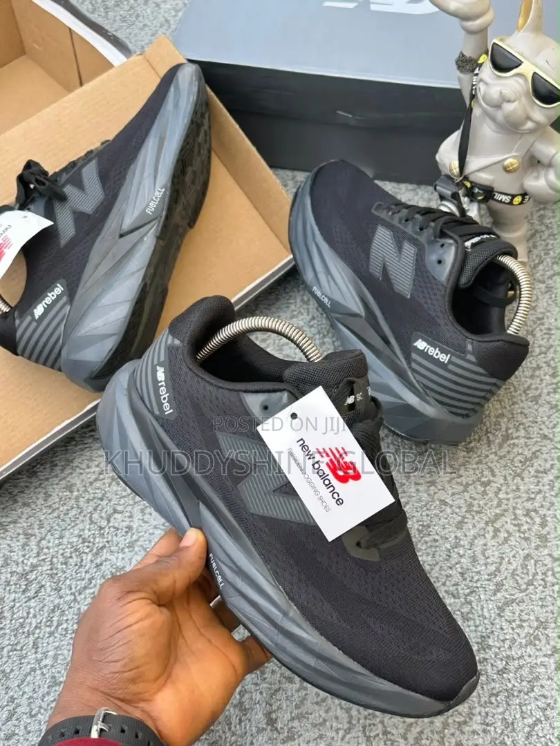 Sneakers 40-44 Normal Fitting Fully Boxed