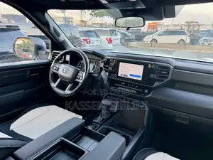 Toyota Tundra 2025 White