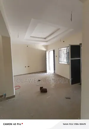 2bdrm Block of Flats in Okebadan Estate, Akobo for rent