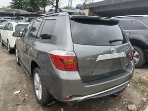 Toyota Highlander Sport 2010 Green