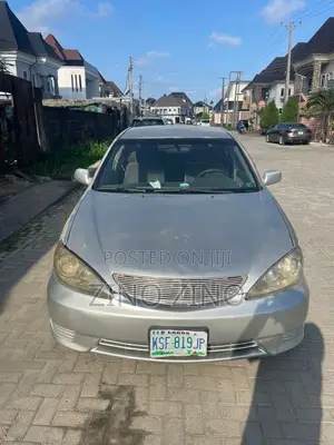 Toyota Camry 2005 Silver