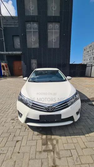 Toyota Corolla 2019 White