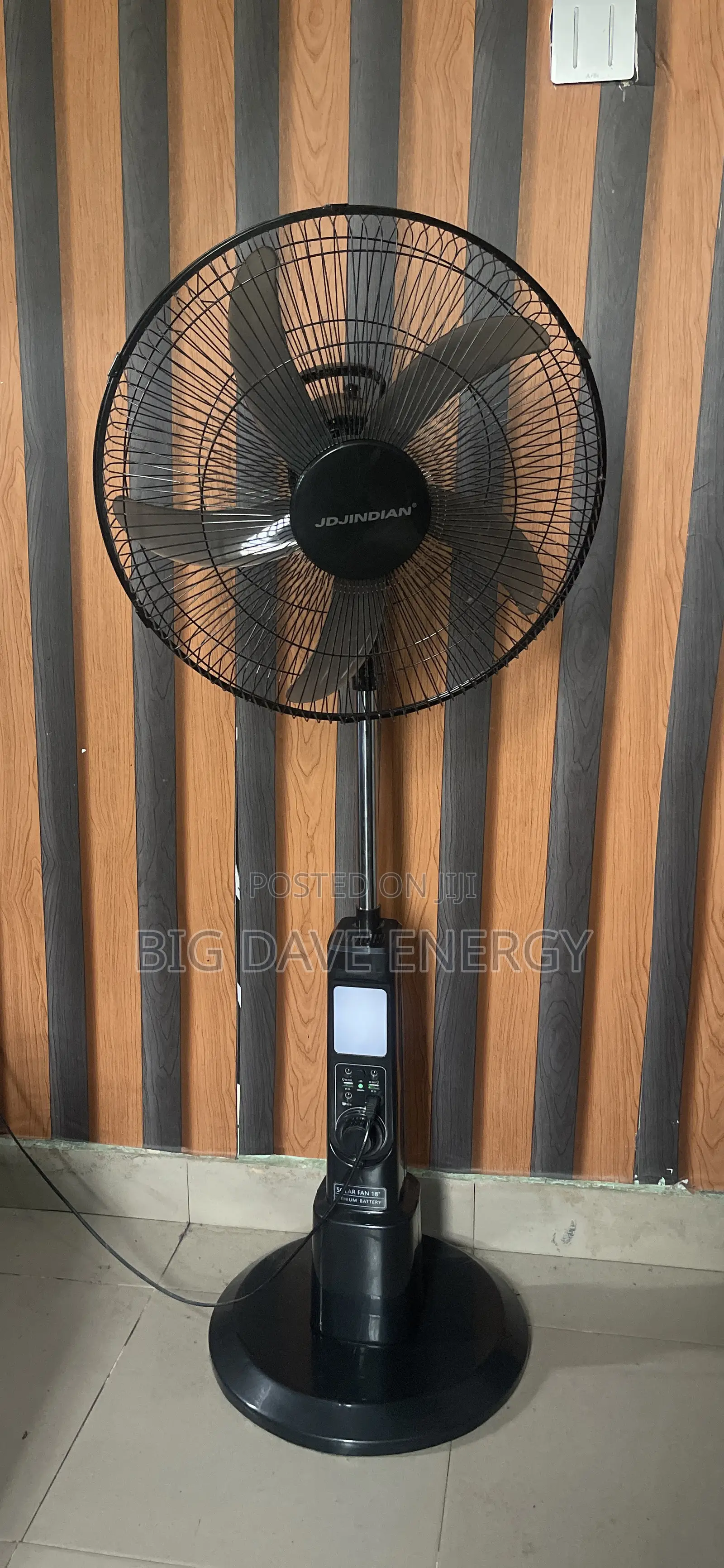 18inches Rechargeable Solar Fan With Panel