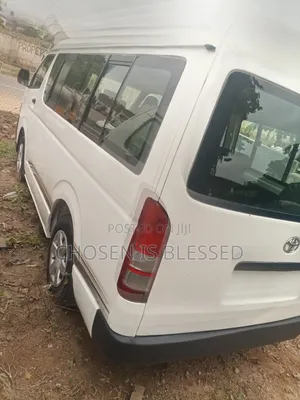 Toyota HiAce 2010 White