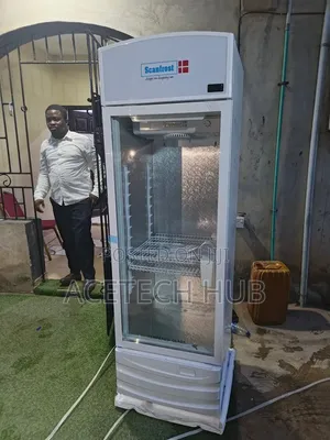 Scanfrost 300L Beverage Showcase Cooler