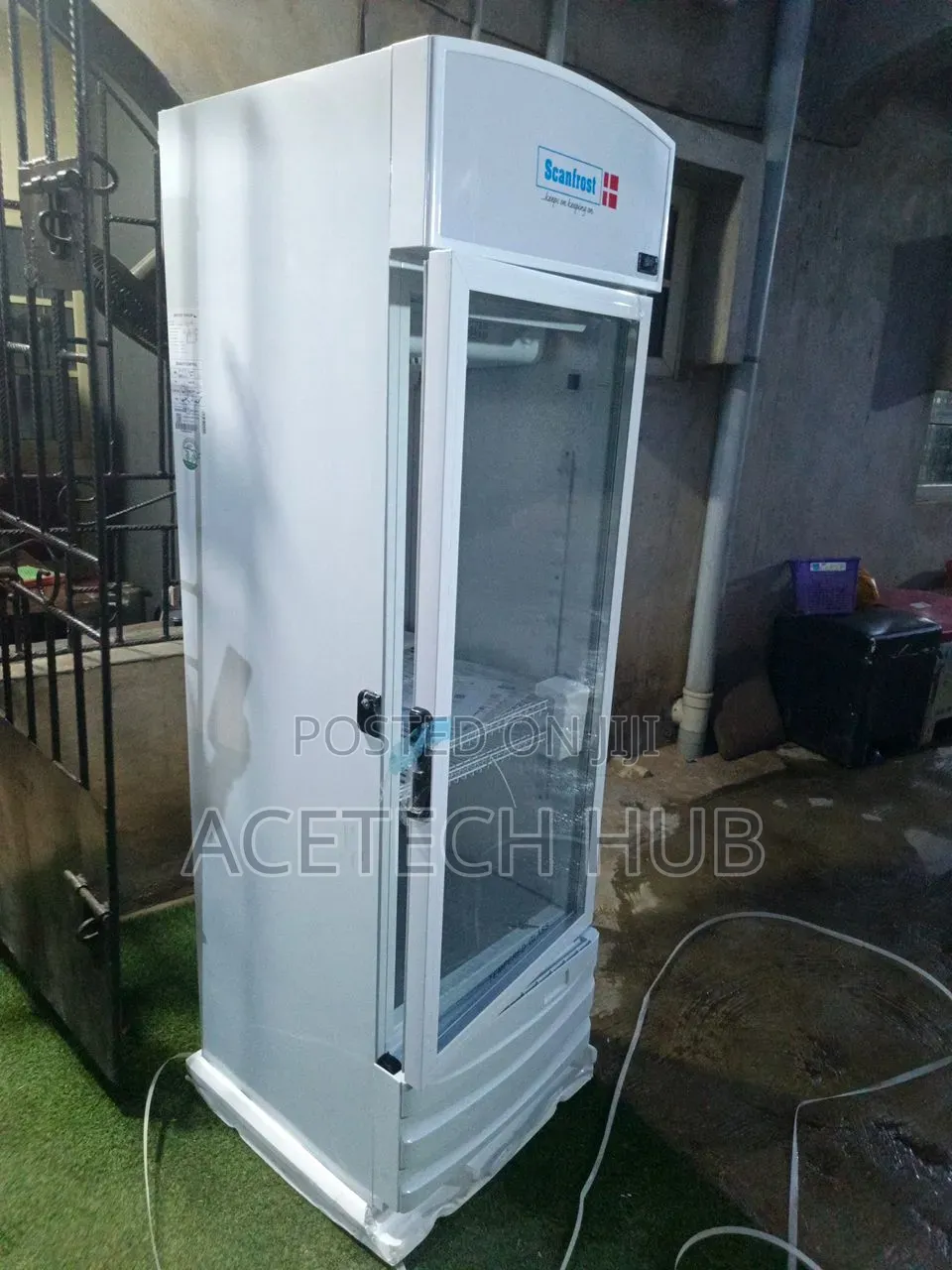 Scanfrost 300L Retail Display Chiller