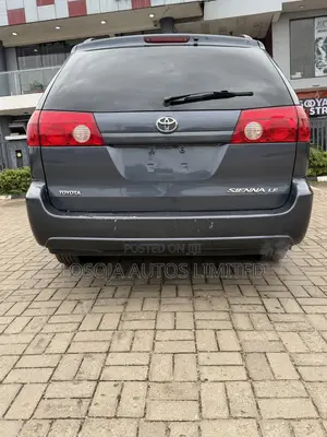 Toyota Sienna LE FWD 2006 Gray