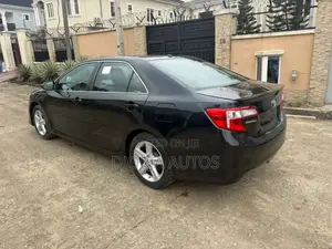 Toyota Camry SE 4dr Sedan (2.5L 4cyl 6A) 2013 Black