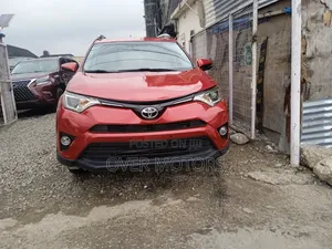 Toyota RAV4 2015 Red