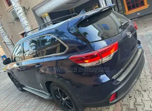Toyota Highlander XLE V6 4x4 (3.5L 6cyl 6A) 2016 Black