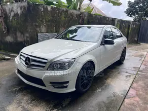 Mercedes-Benz C300 Luxury Sedan RWD (3.0L 6cyl 7A) 2010 White