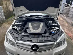 Mercedes-Benz C300 Luxury Sedan RWD (3.0L 6cyl 7A) 2010 White