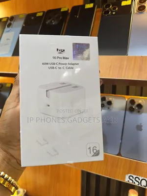 FLCK 16 Pro Max 60W USB-C Charger With USB-C to C Cable - New