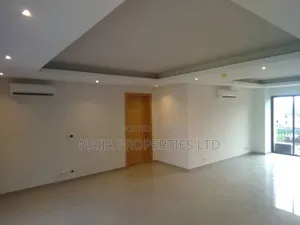 3bdrm Apartment in Lekki Phase 1 for rent