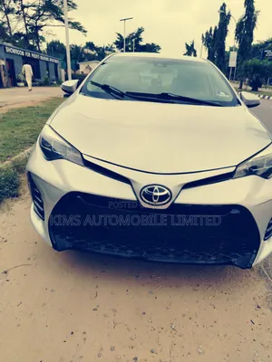 Toyota Corolla LE Eco (1.8L 4cyl 2A) 2018 Silver