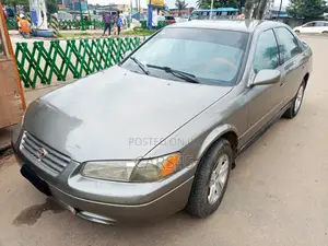 Toyota Camry 2001 Gray