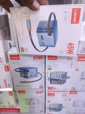 65W Fast Charger With Retractable Cable Q10