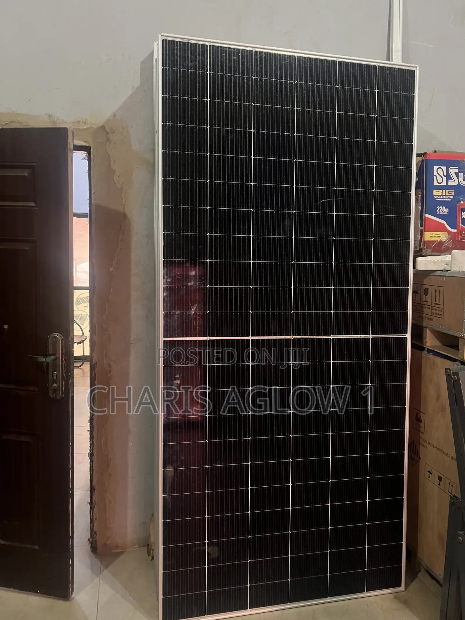 650Watt Jinko Solar Panel