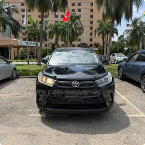 Toyota Highlander SE 2019 Black