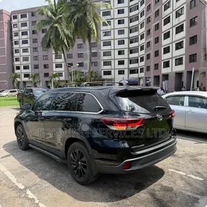 Toyota Highlander SE 2019 Black