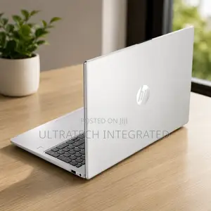 New Laptop HP 15-fd0290ns 8GB Intel Core i5 SSD 256GB
