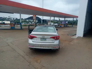 Hyundai Sonata Limited 2.0T 4dr Sedan (2.0L 4cyl Turbo 6A) 2015 Silver