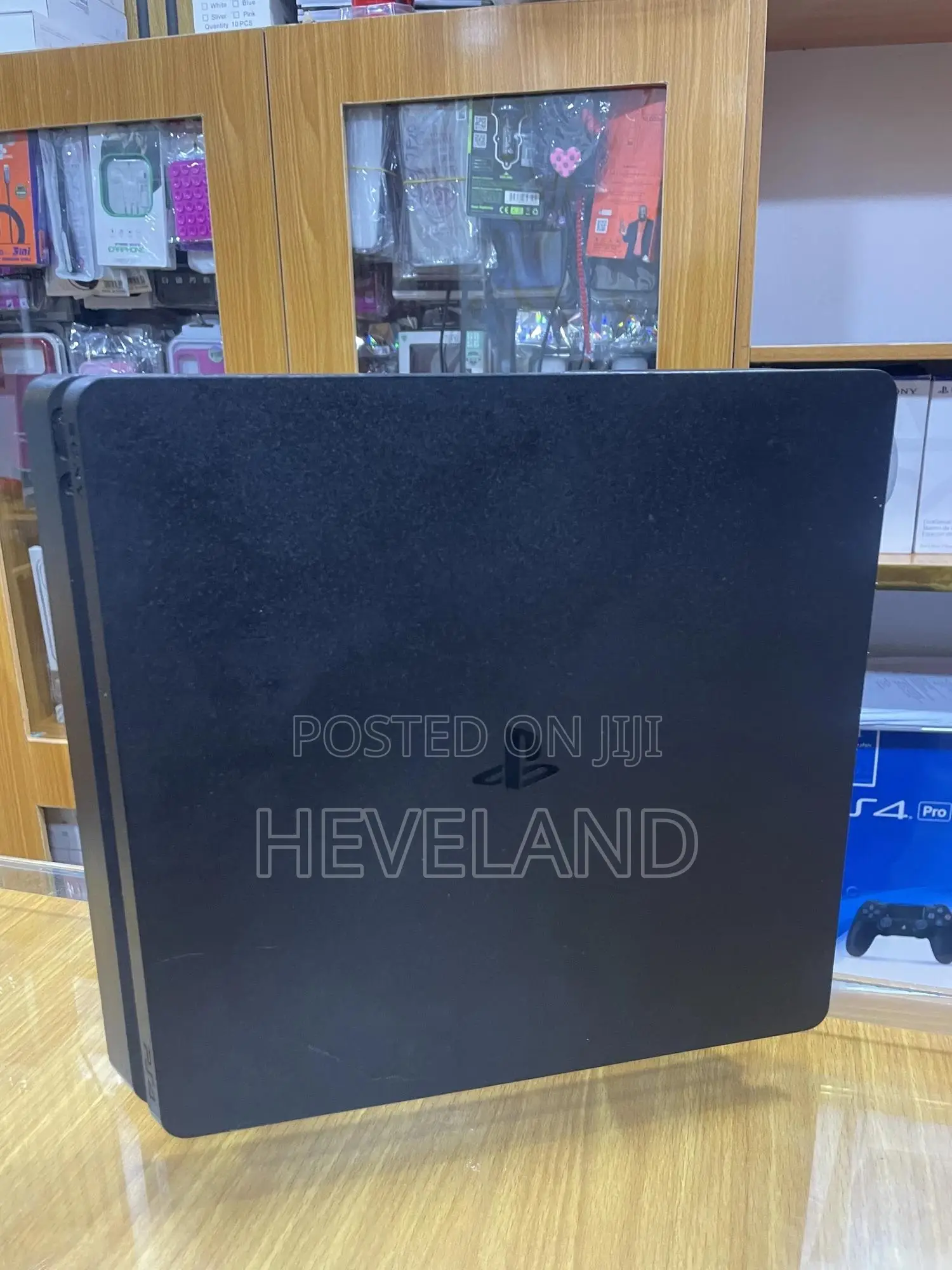 Uk Clean Used Ps4 Console (With Two Pads)