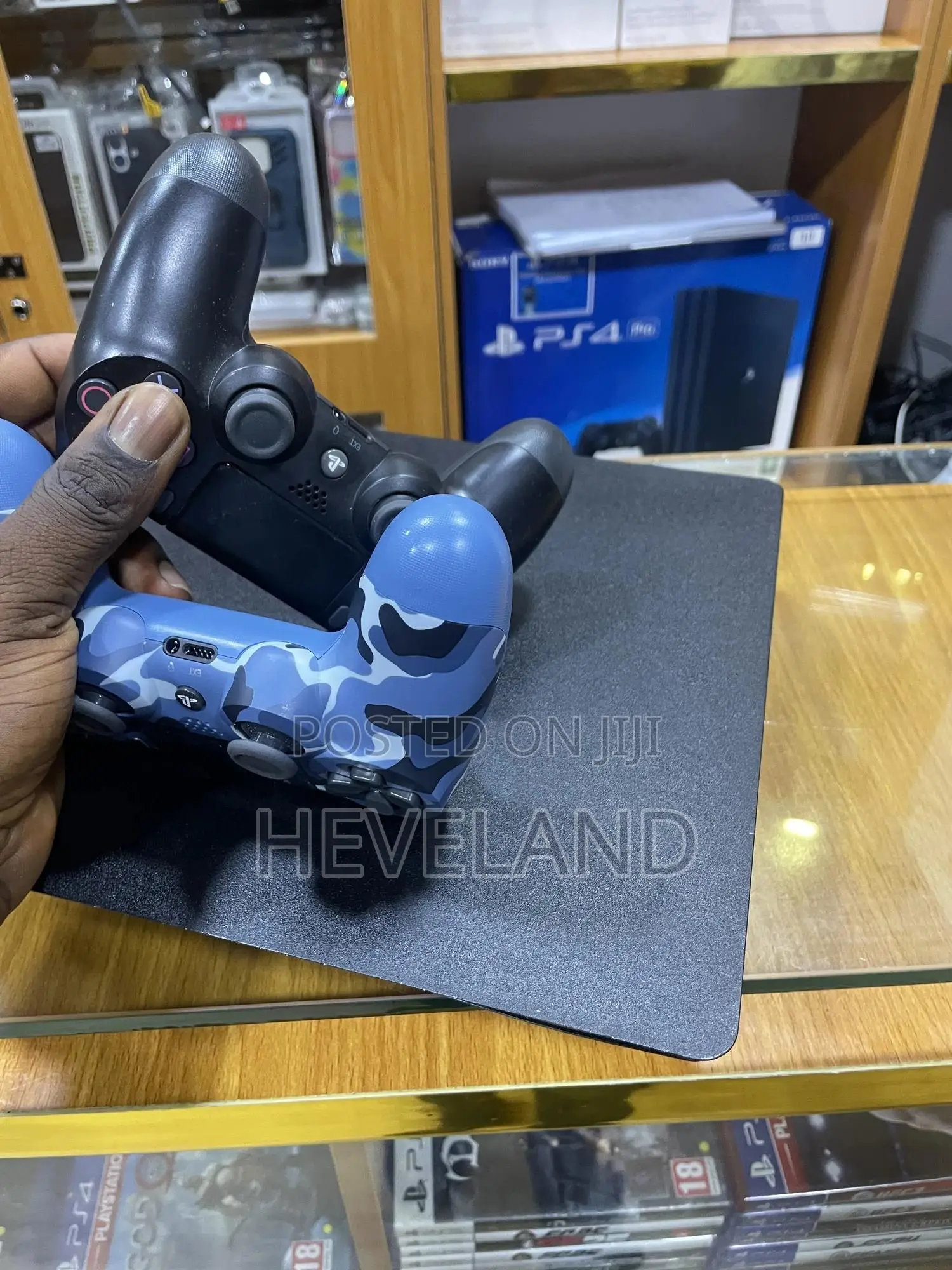 Uk Clean Used Ps4 Console (With Two Pads)