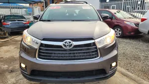 Toyota Highlander XLE 4dr SUV AWD (3.5L 6cyl 6A) 2015 Gray