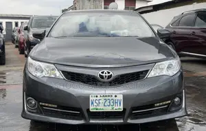 Toyota Camry SE 4dr Sedan (2.5L 4cyl 6A) 2013 Gray