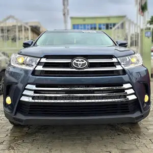 Toyota Highlander LE Plus 4dr SUV AWD (3.5L 6cyl 6A) 2015 Blue