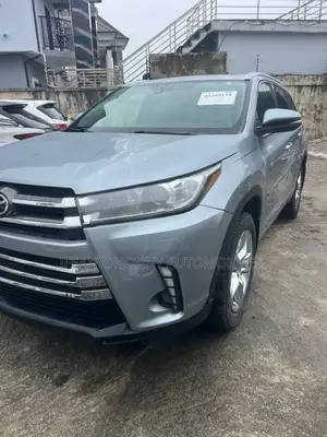 Toyota Highlander Limited Platinum 4x2 V6 (3.5L 6cyl 8A) 2017 Silver