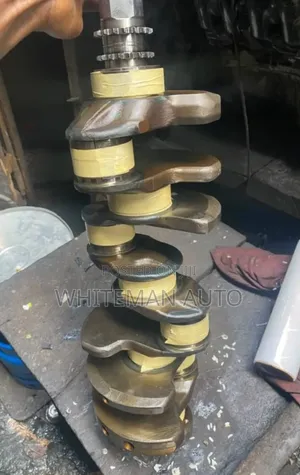 Crankshaft 3UR V8.