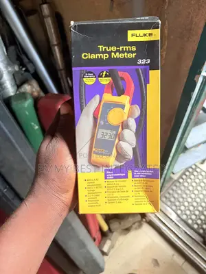 Fluke 323 True-RMS Clamp Meter