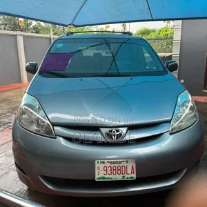 Toyota Sienna 2009 Blue