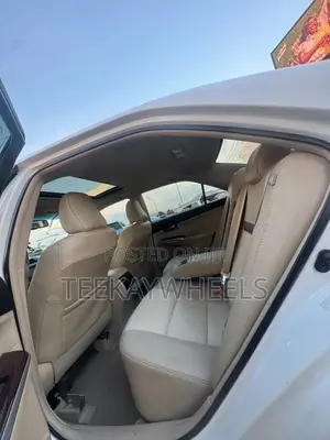 Toyota Camry XLE 4dr Sedan (2.5L 4cyl 6A) 2013 White