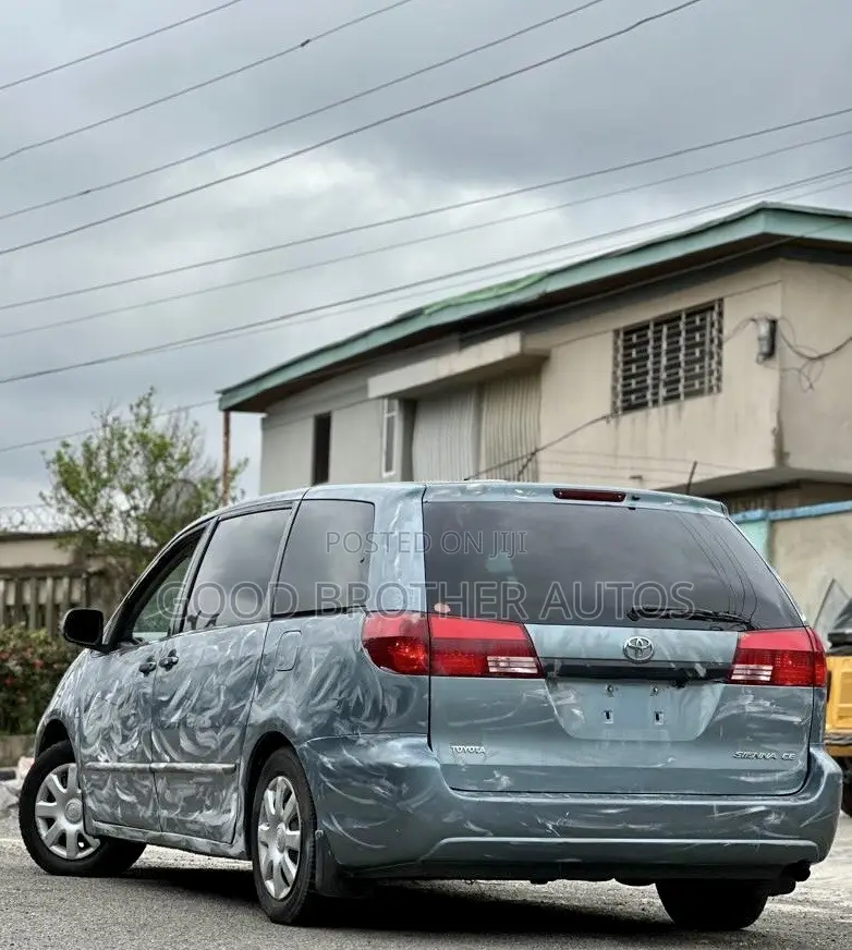 Toyota Sienna 2006 Blue
